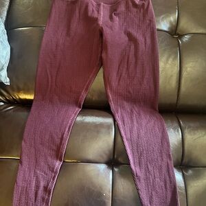 Women’s Textured Wine-Colored leggings